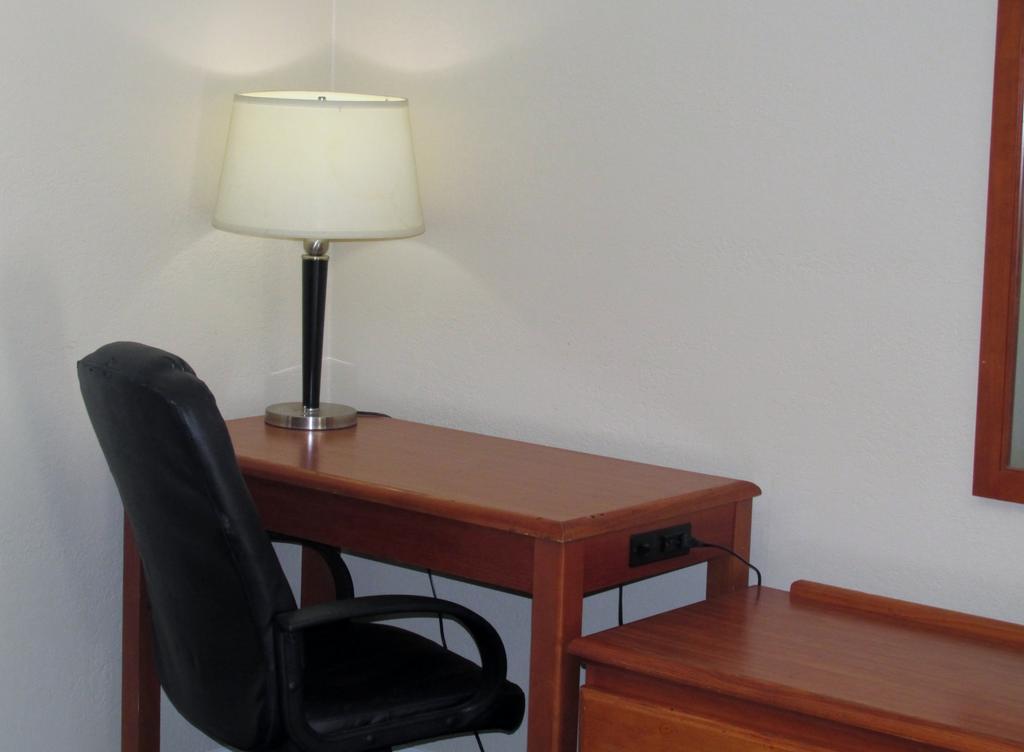 Country Inn Motel Oakdale 외부 사진
